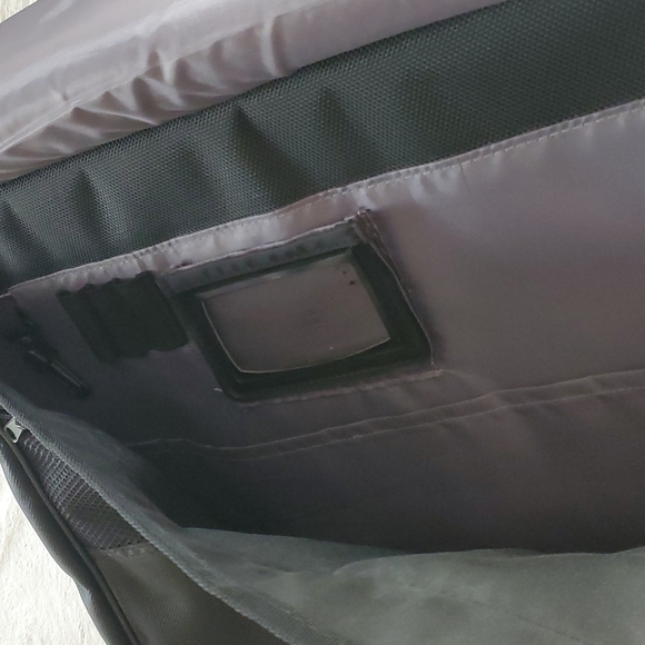 Tragus - Picture 5 of 9